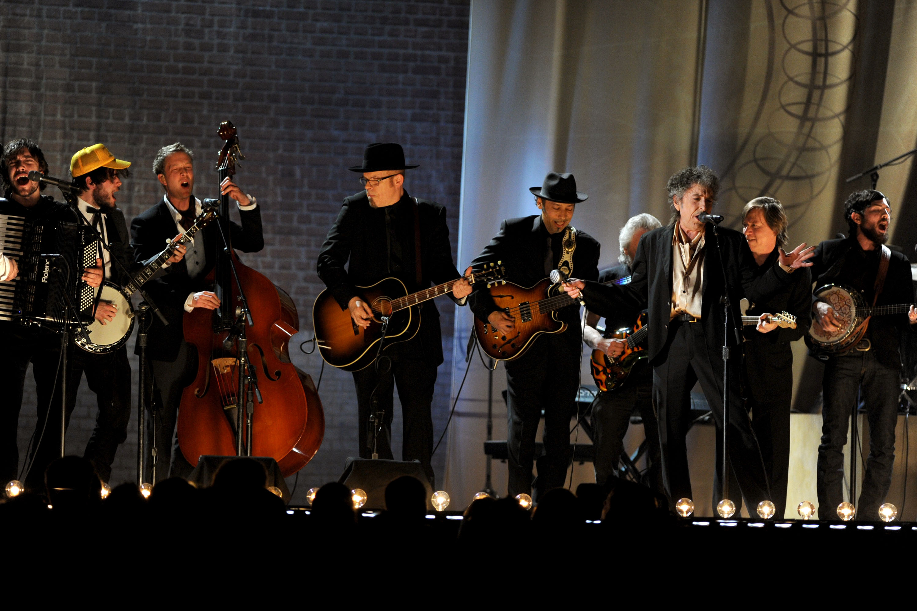 109062090 Mumford & Sons Big Name Endorsements: Robert Plant, Bob Dylan, Neil Young, Ray Davies