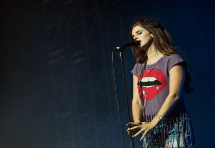 How To Dress Like Lana Del Rey For Halloween ldrshortstee How To Dress Like Lana Del Rey For Halloween
